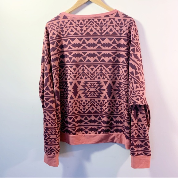 Curve Revolution Aztec/Tribal Print Longsleeve 3X - Picture 2 of 5